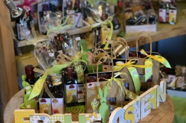 *OSTERMONTAG OFFEN*  ab 10.00 – ca. 17.00 Uhr, auch für Kaffee & Kuchen. Wir freuen uns auf Sie!